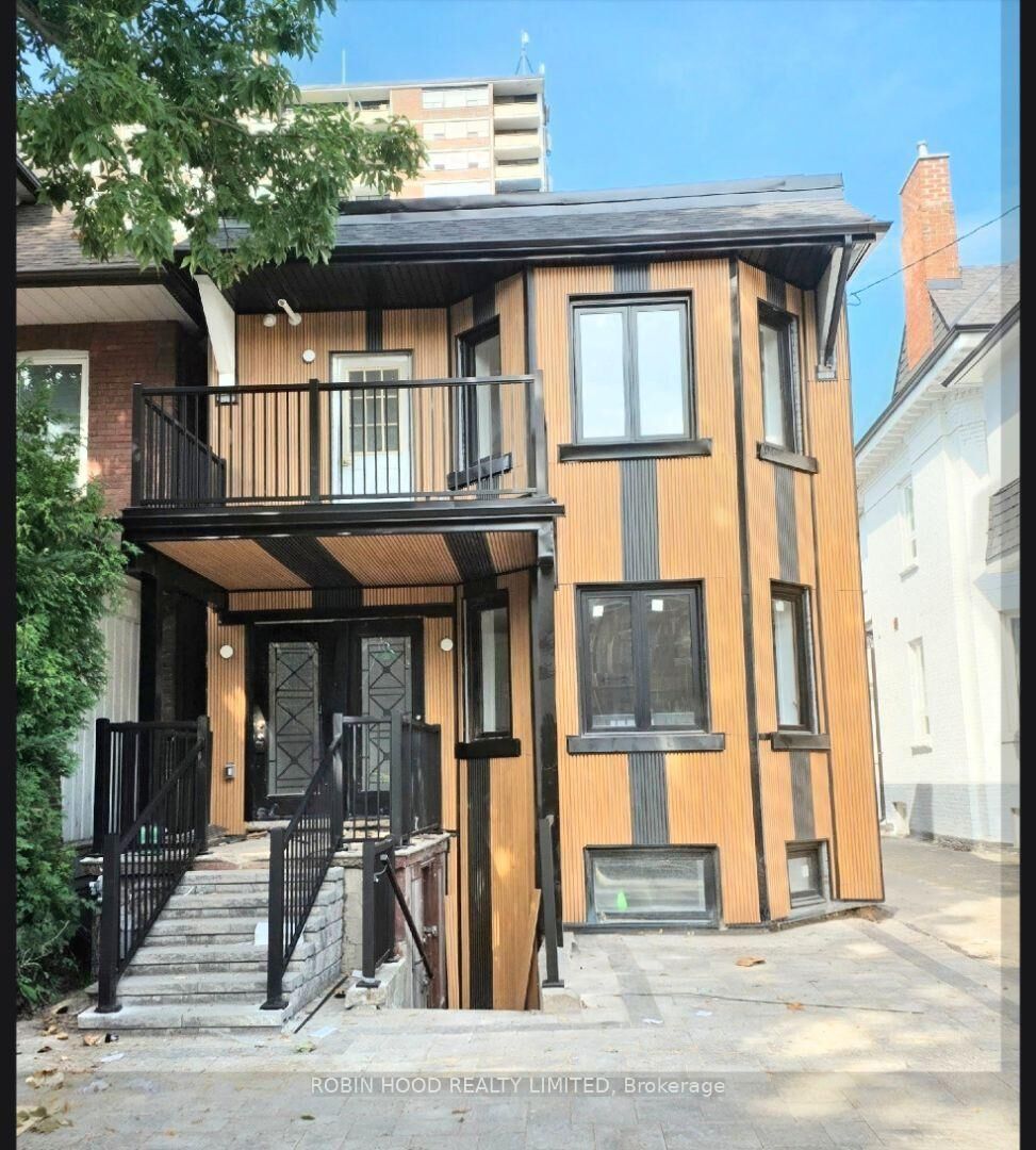 Property Photo:  24 Callender Street 1  ON M6R 2H3 