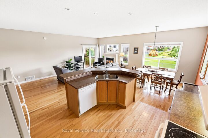 Property Photo: 179 Fenning Drive ON L1E 3K2