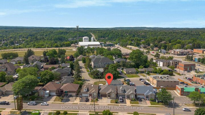 Property Photo:  53 Ellwood Drive W  ON L7E 4W8 