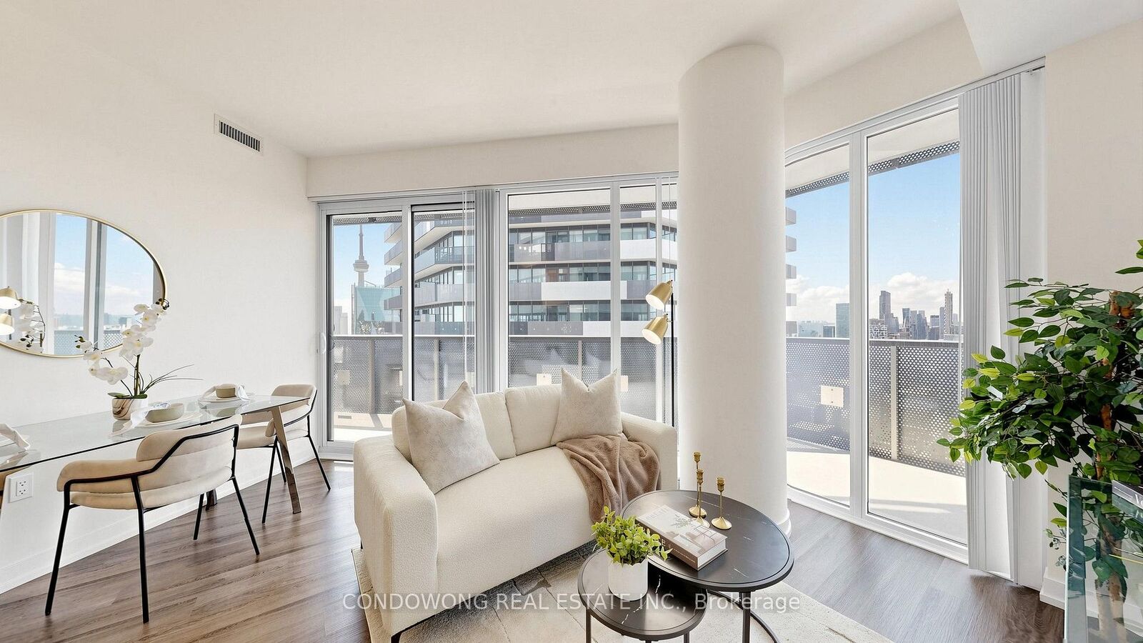 Property Photo: 138 Downes Street 6212 ON M5E 0E4