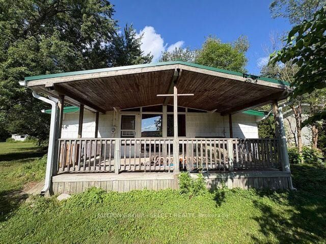 Property Photo: 21060 Riverview Drive ON N0M 2P0