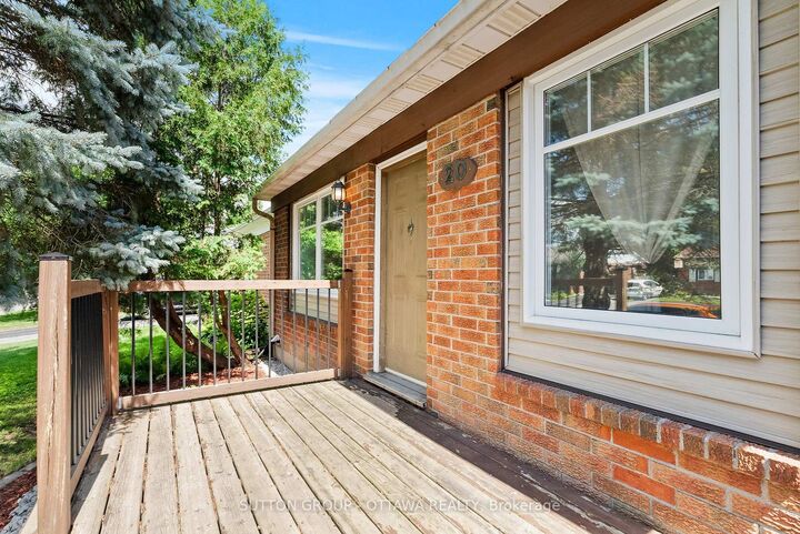Property Photo:  20 Spearman Lane  ON K2L 1Y5 