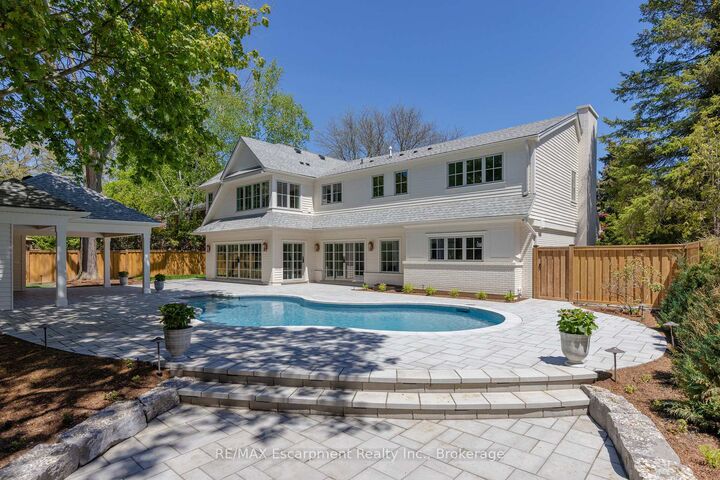 Property Photo: 130 Edgecliffe Place ON L7L 3Z3