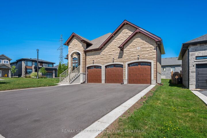 Property Photo: 636 Mandara Drive ON K7P 0N5