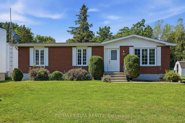 105 Fournier Street — photo 1