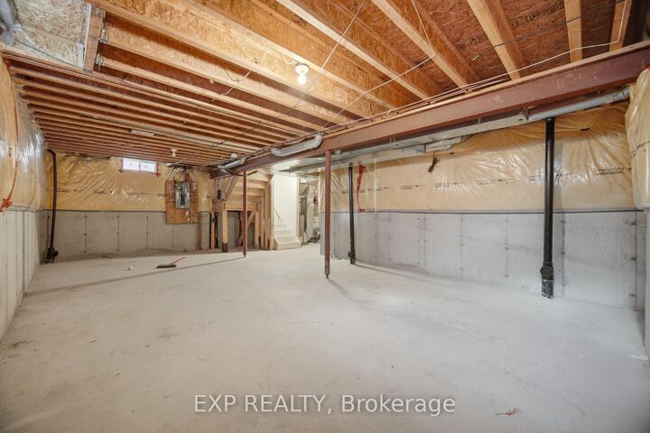 Photo de la propriété:  363 Holmes Crescent  ON L9T 0T4 