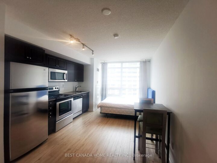 Property Photo: 209 Fort York Boulevard 675 ON M5V 4A1