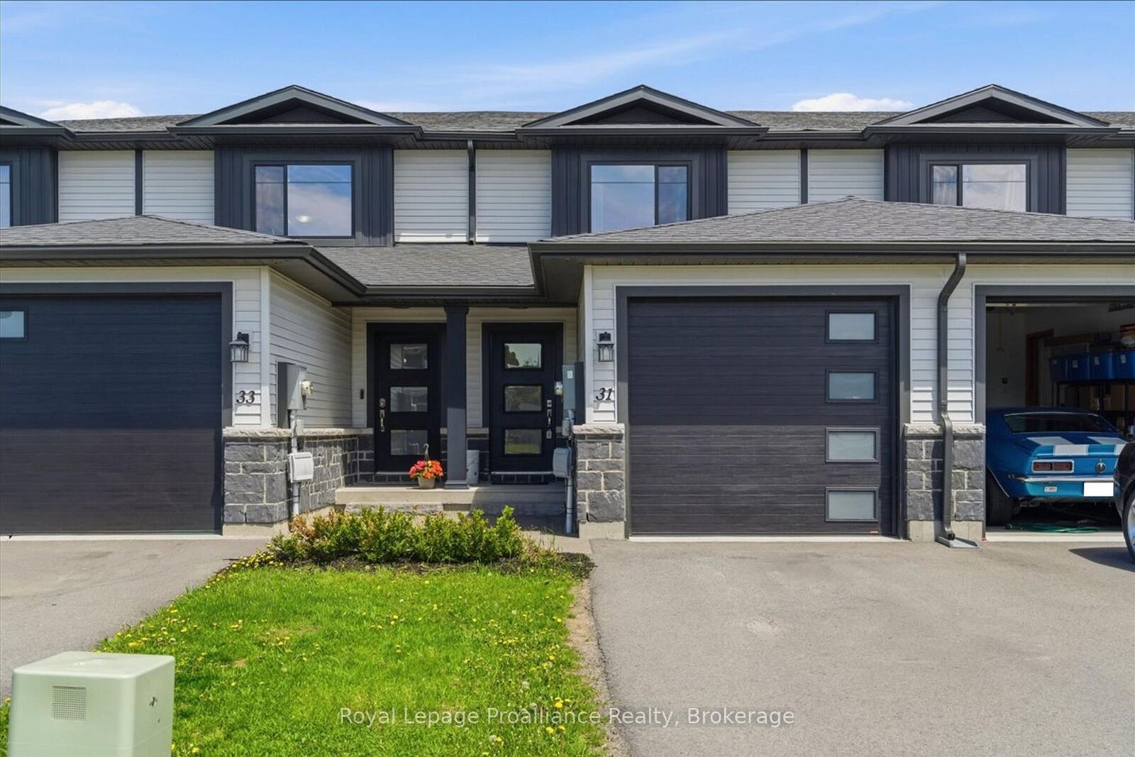 Property Photo: 31 Dewal Place ON K8P 0H3