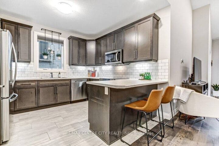 Property Photo:  1625 Valhalla Street  ON N6G 0V2 