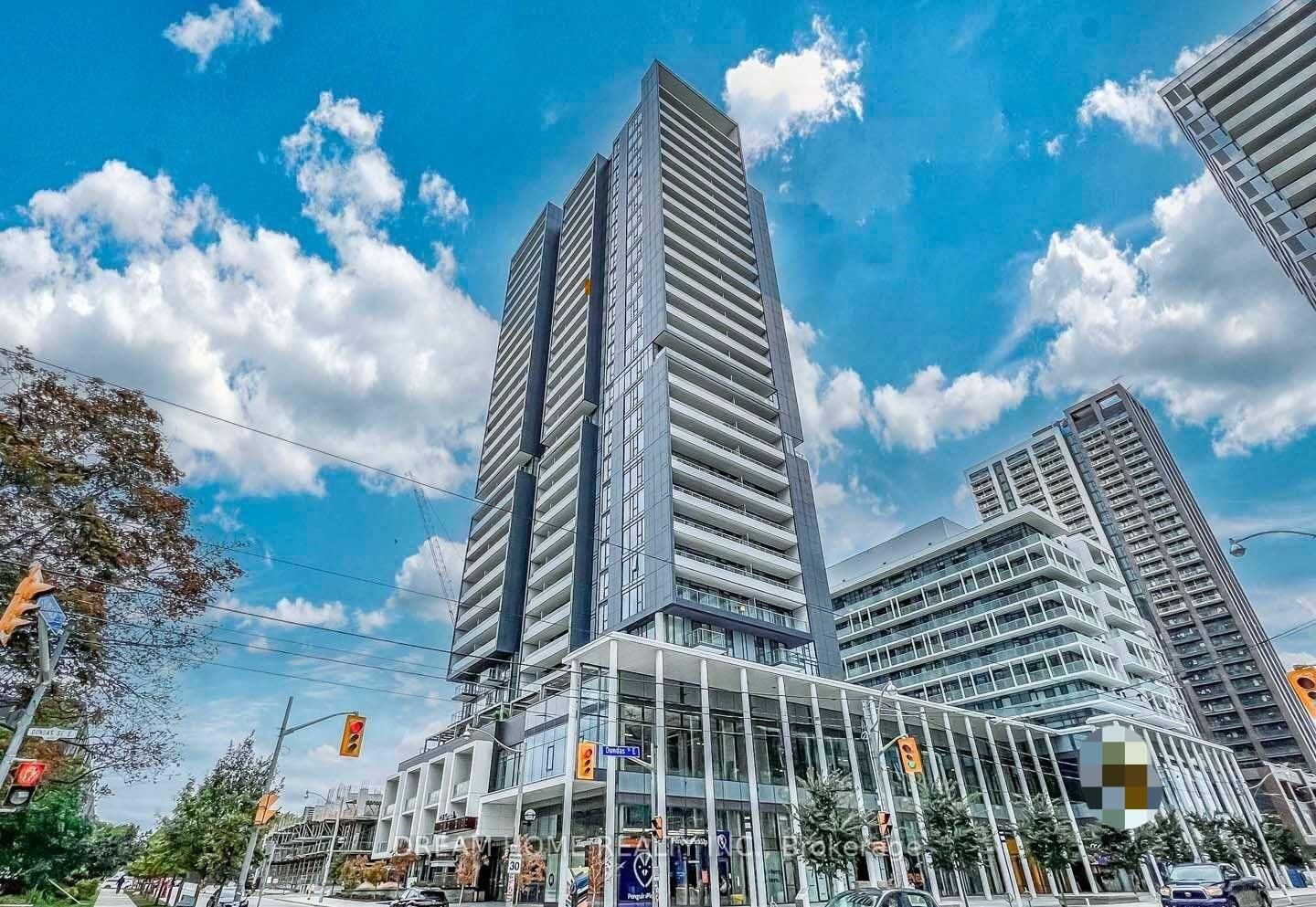 Property Photo:  225 Sumach Street S 905  ON M5A 0P8 