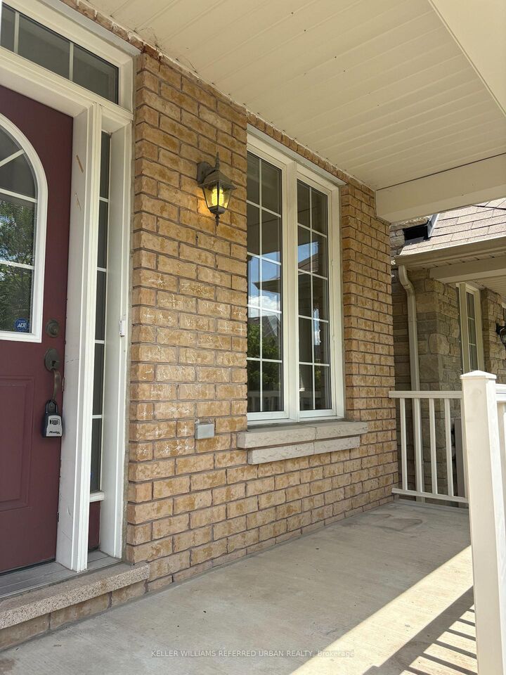 Property Photo: 140 Foxwood Road ON L4J 0G3