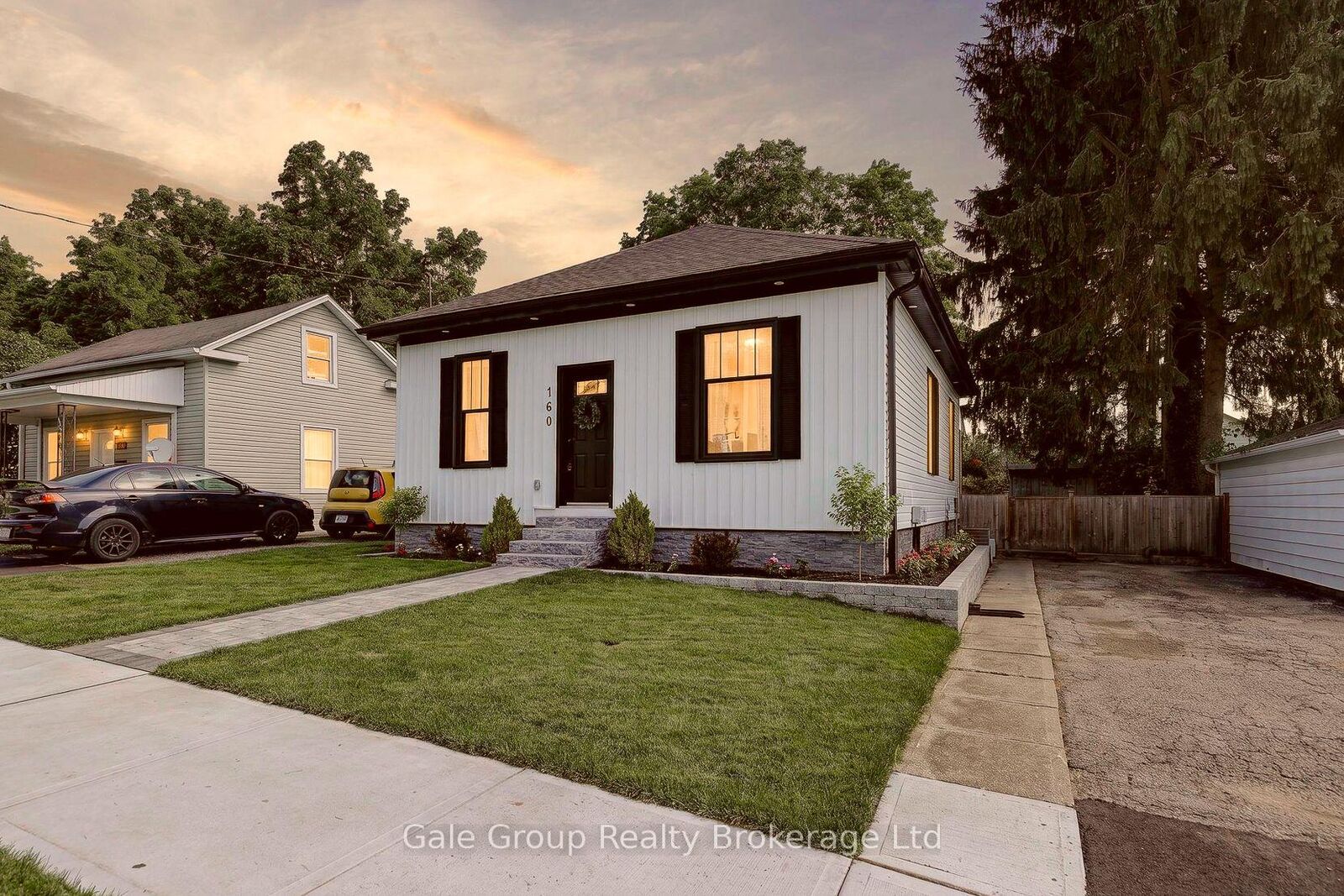 Property Photo: 160 John Street ON N5C 3G2