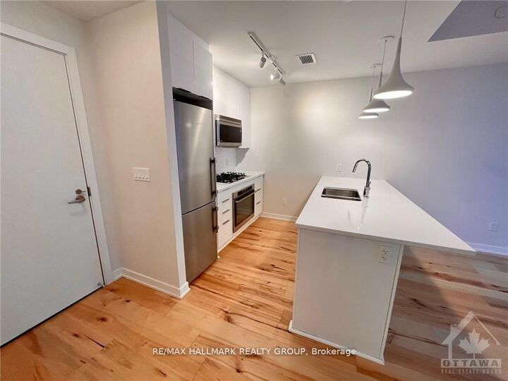 Property Photo:  530 De Mazenod Avenue 312  ON K1S 5H3 