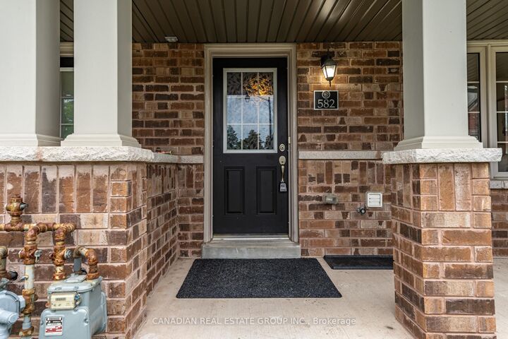 Property Photo:  582 Linden Drive 68  ON N3H 0C9 
