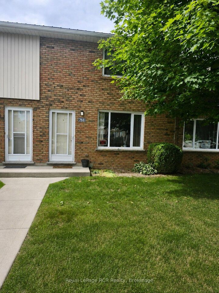 753 Walsh Street 23 — photo 1