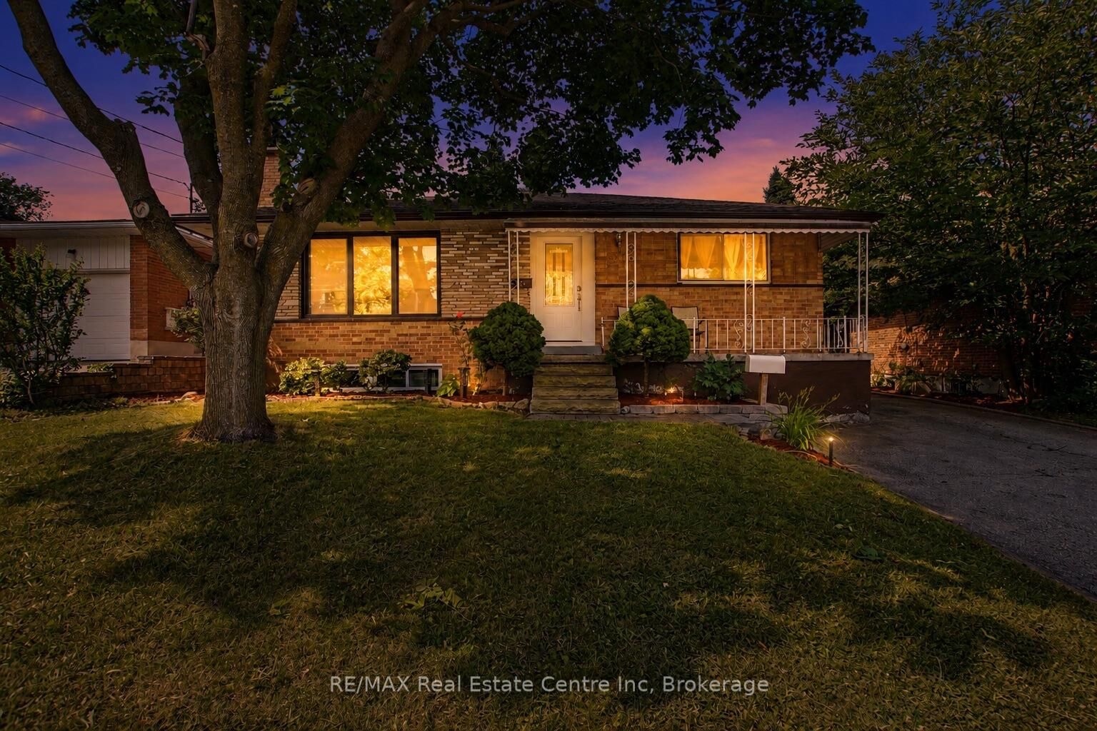 Property Photo:  91 Dumbarton Street  ON N1E 3T5 