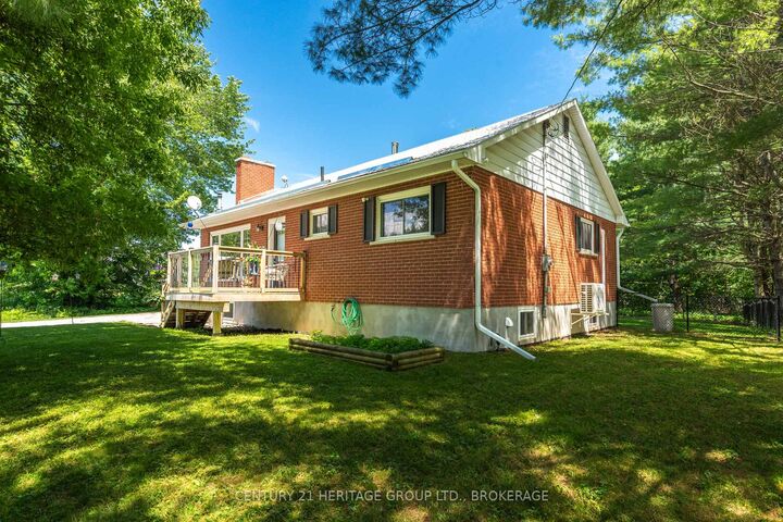 Property Photo:  471 Lyndhurst Road  ON K0E 1N0 