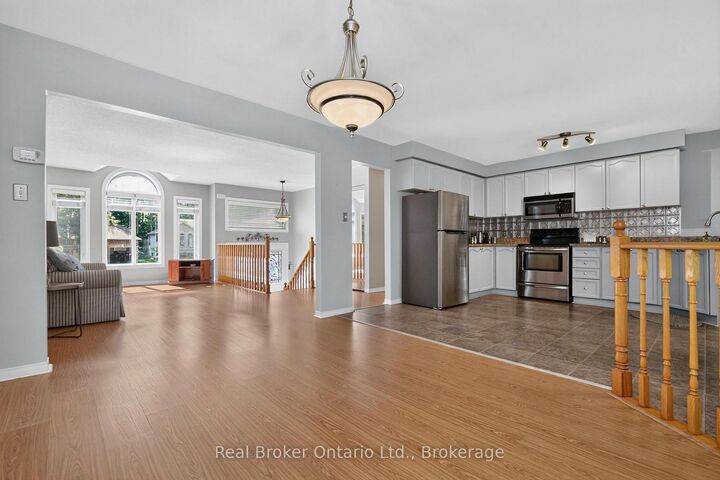 Property Photo: 47 Timberland Crescent ON L9Z 1G8