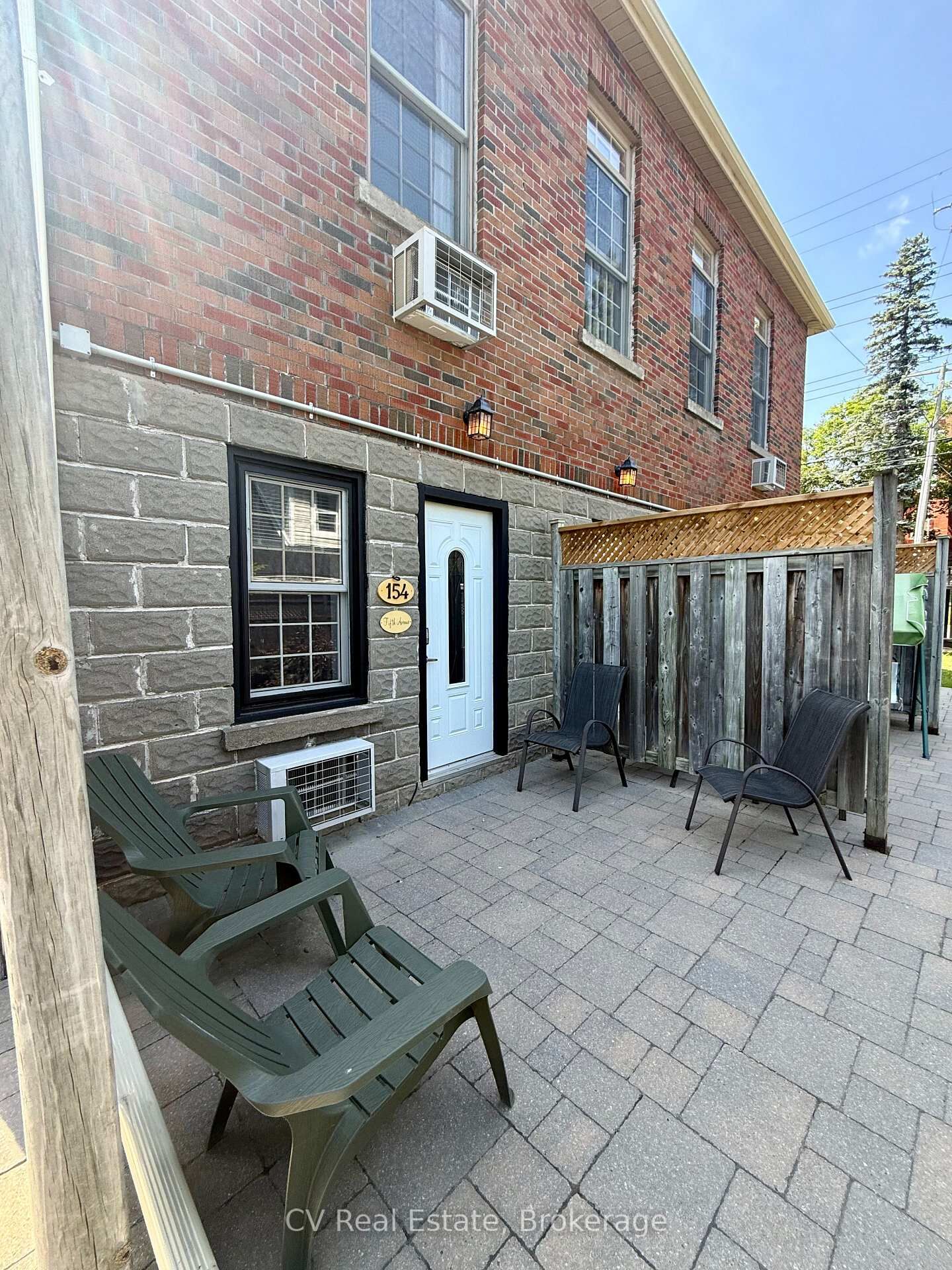 Photo de la propriété: 2 Mahaffy Court 154 ON P1L 2A6