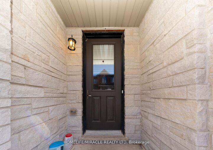 Property Photo:  1420 Oakmont Common  ON L7P 0V8 