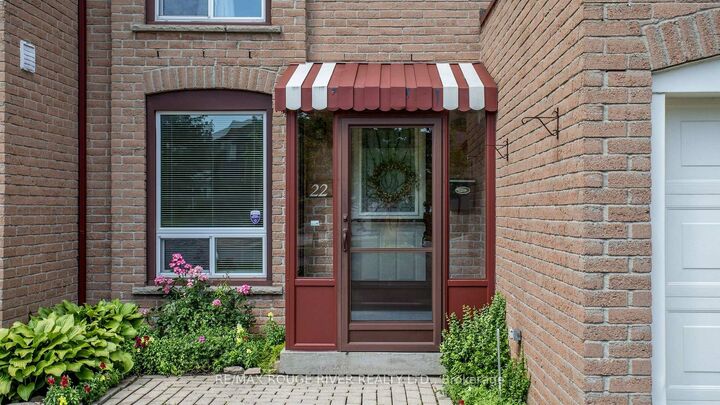 Property Photo:  22 James Park Square  ON M1V 2E6 