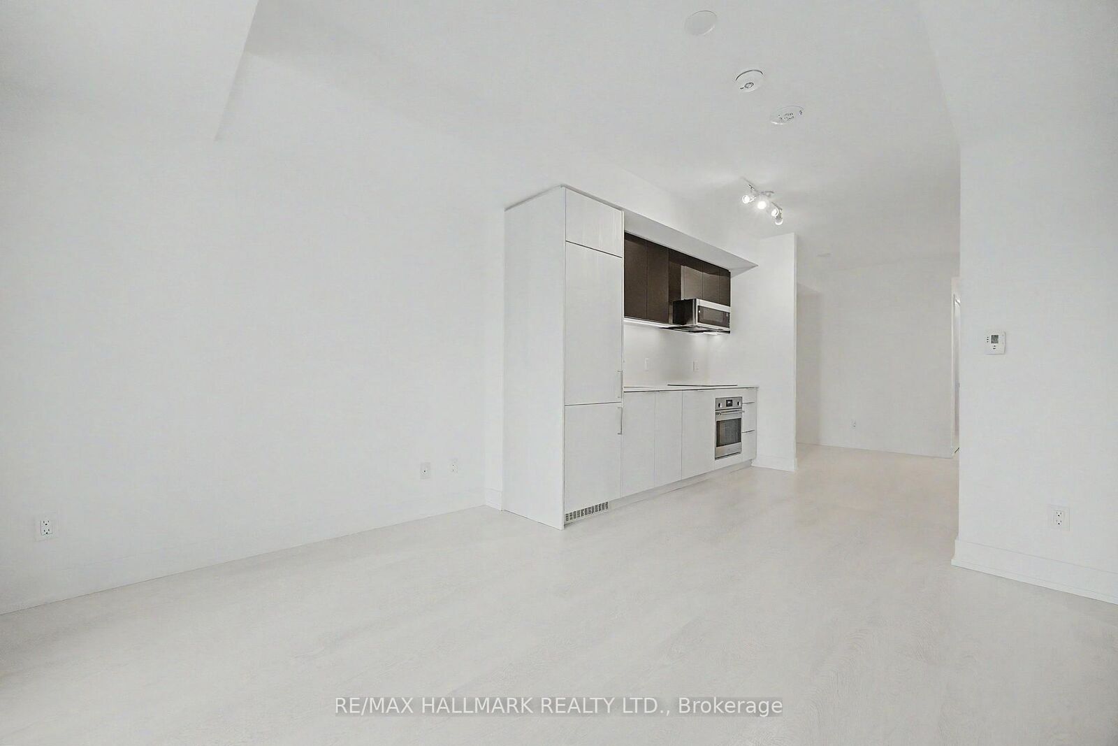 Property Photo: 308 Jarvis Street 406 ON M5B 0E3