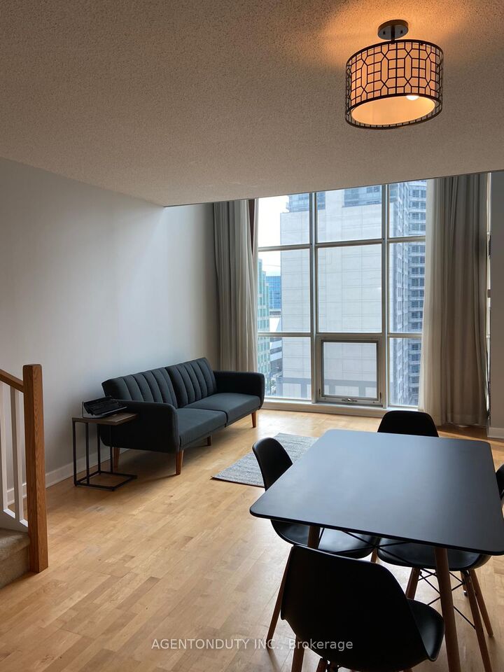Property Photo: 36 Blue Jays Way 919 ON M5V 3T3