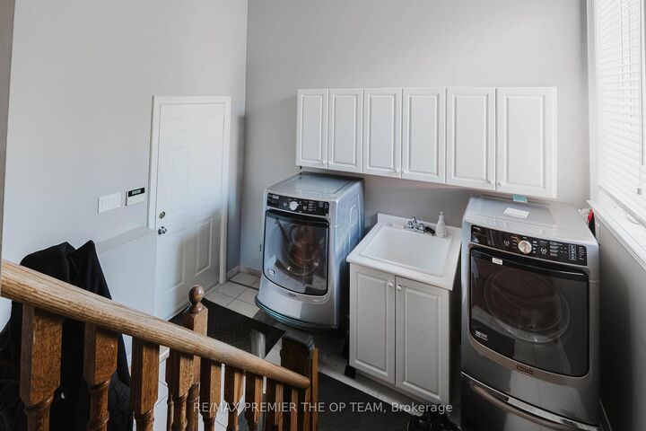 Property Photo:  56 Park Ridge Drive Lower  ON L0J 1C0 