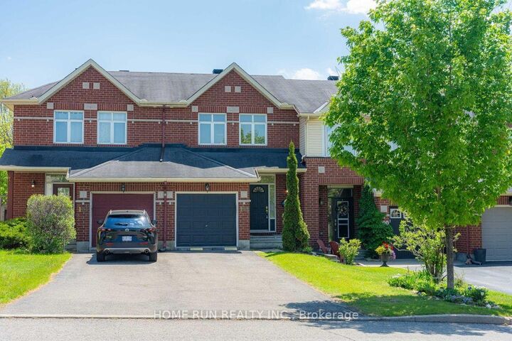 102 Kimberwick Crescent — photo 1