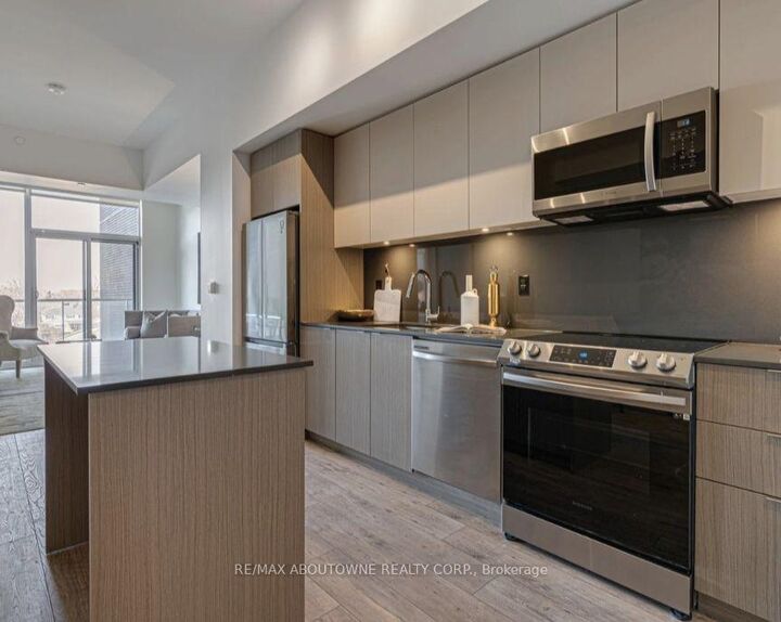 Property Photo: 125 Bronte Road A0808 ON L6L 3C1