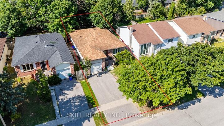 Property Photo: 141 Hickling Trail ON L4M 5T7