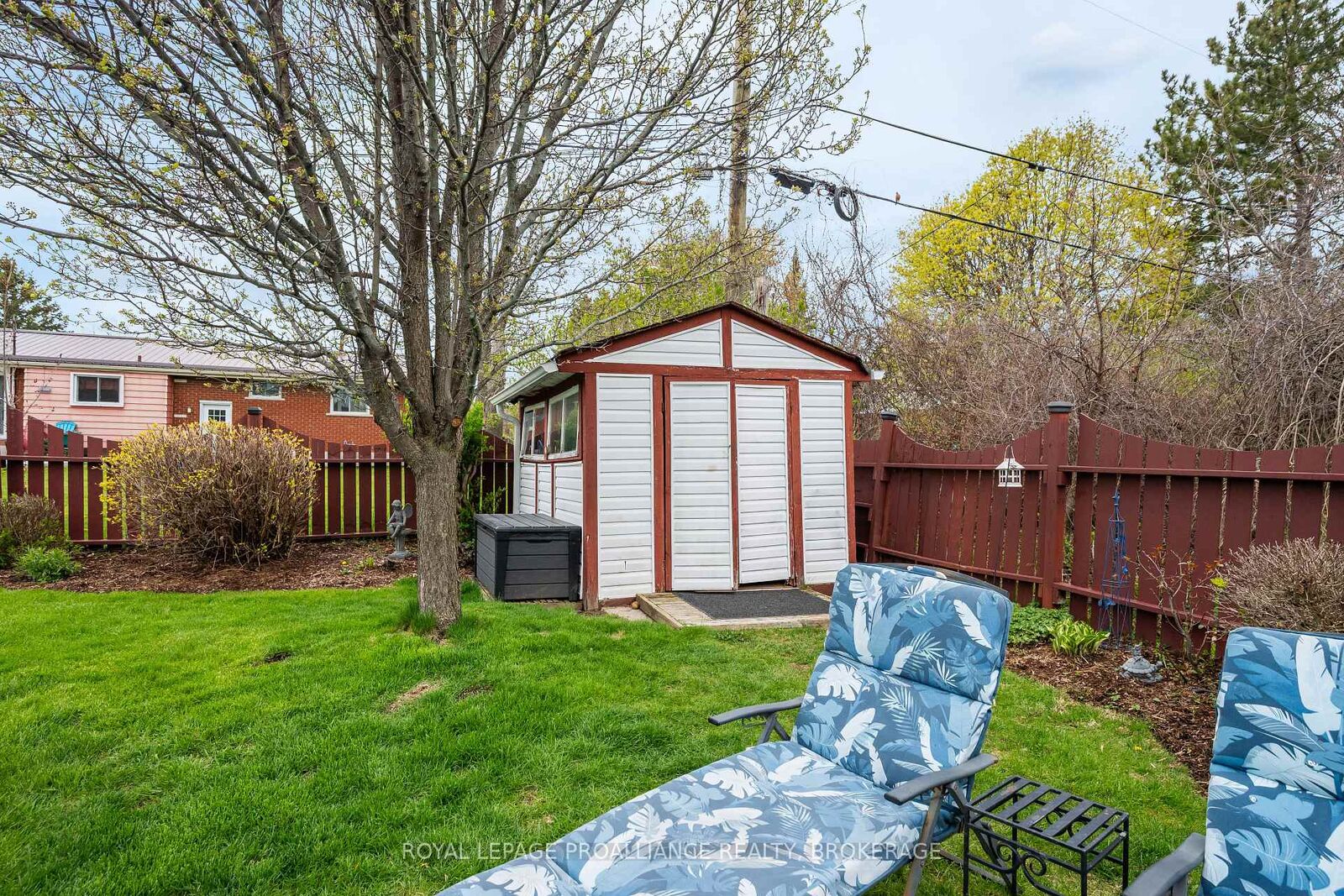 Property Photo:  201 Camberley Crescent  ON K7M 4C5 