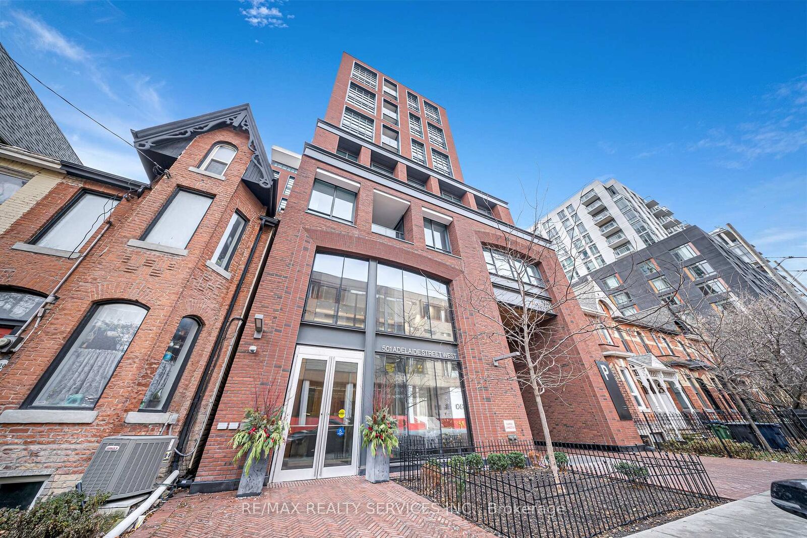 Property Photo: 501 Adelaide Street W 1404 ON M5V 0R3
