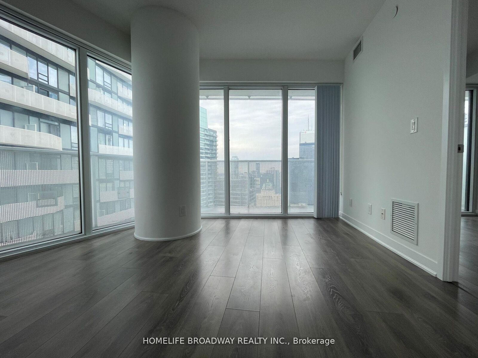 Property Photo:  88 Harbour Street 4802  ON M5J 1B7 