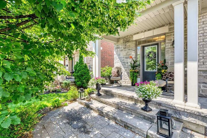 Property Photo:  23 Diamond Leaf Lane  ON L7G 0G7 