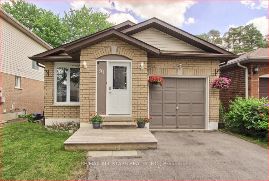 Property Photo:  91 Kate Aitken Crescent  ON L0G 1A0 