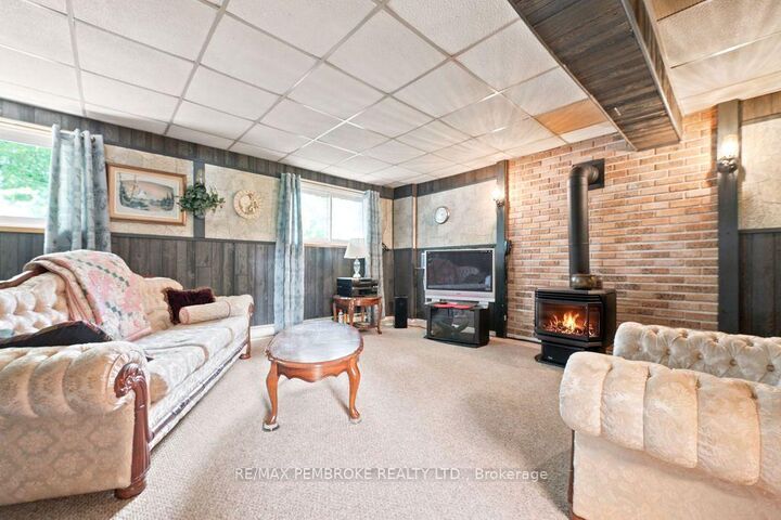 Property Photo: 1656 Beachburg Road ON K0J 1C0