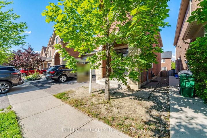 Property Photo: 55 Loftsmoor Drive ON L6R 0W2