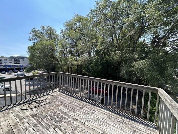 Property Photo:  3432 Bathurst Street 2  ON M6A 2C2 