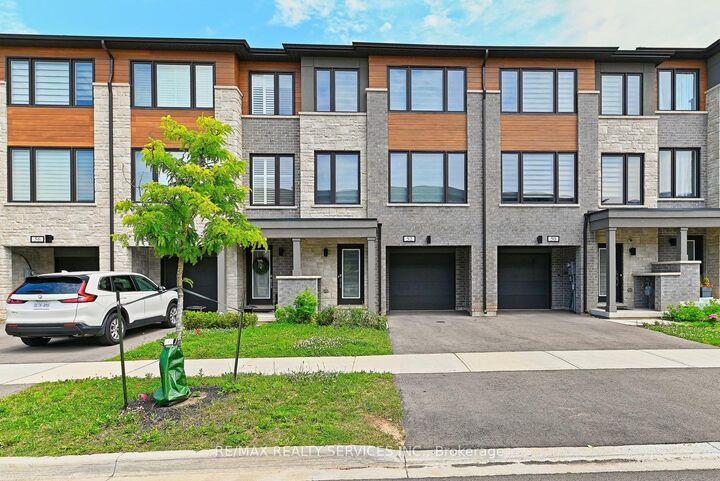 52 Humberstone Drive — photo 1