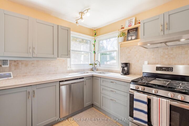 Photo de la propriété:  2083 Lilac Drive  ON L9S 1Y9 