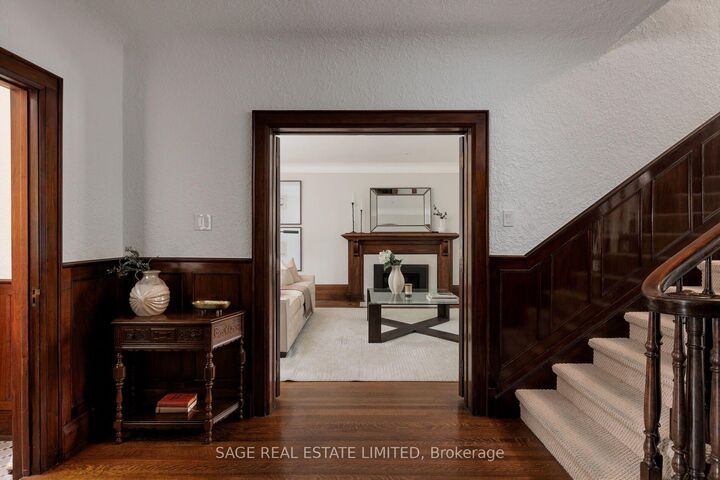 Property Photo:  78 The Kingsway N/A  ON M8X 2T5 