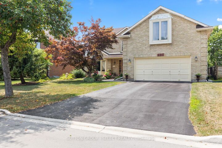 Property Photo: 487 Jeffreybrook Close ON N5X 2S5