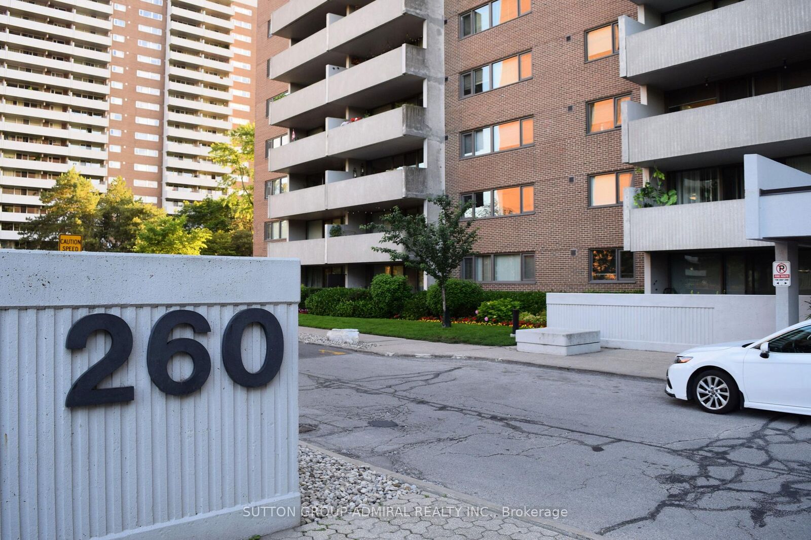 Property Photo: 260 Scarlett Road 804 ON M6N 4X6