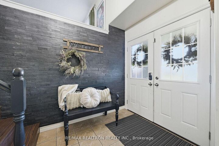 Property Photo: 50 Ridgeview Lane ON K8V 5P8