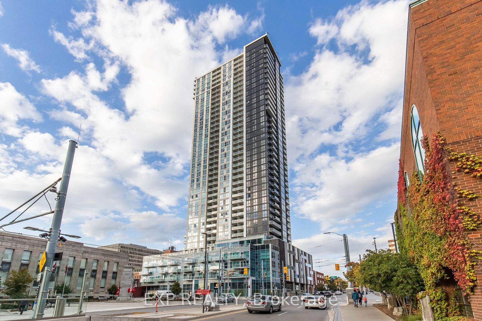 Property Photo:  60 Frederick Street 3908  ON N2H 2L7 