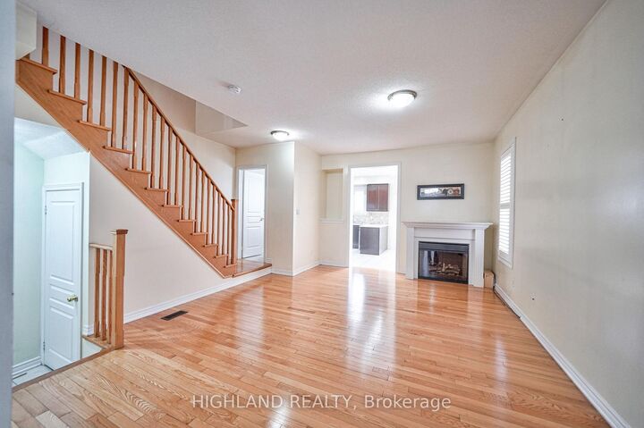 Property Photo:  515 Coach Drive  ON L5R 0C3 