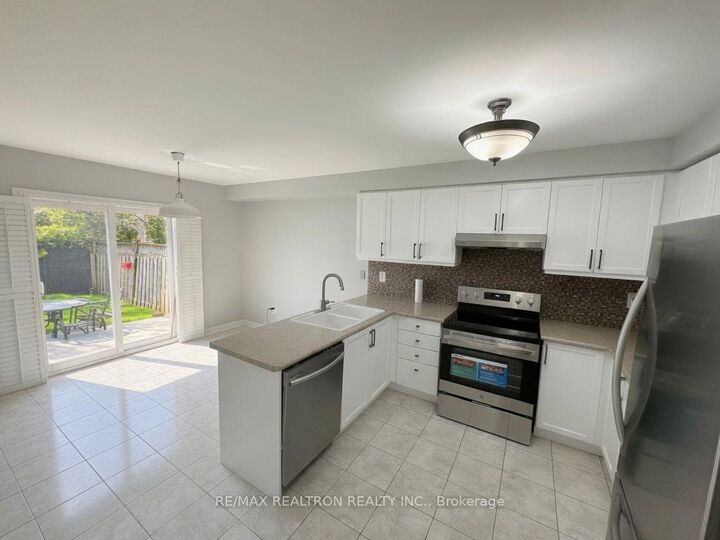 Property Photo:  129 Trailhead Avenue  ON L3X 2Z6 