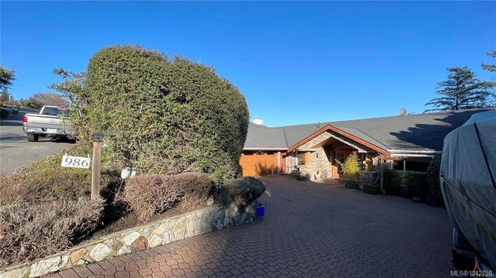 Property Photo: 986 Seapearl Pl BC V8Y 2X3