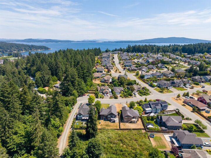 Property Photo:  931 Deloume Rd  BC V0R 2P1 
